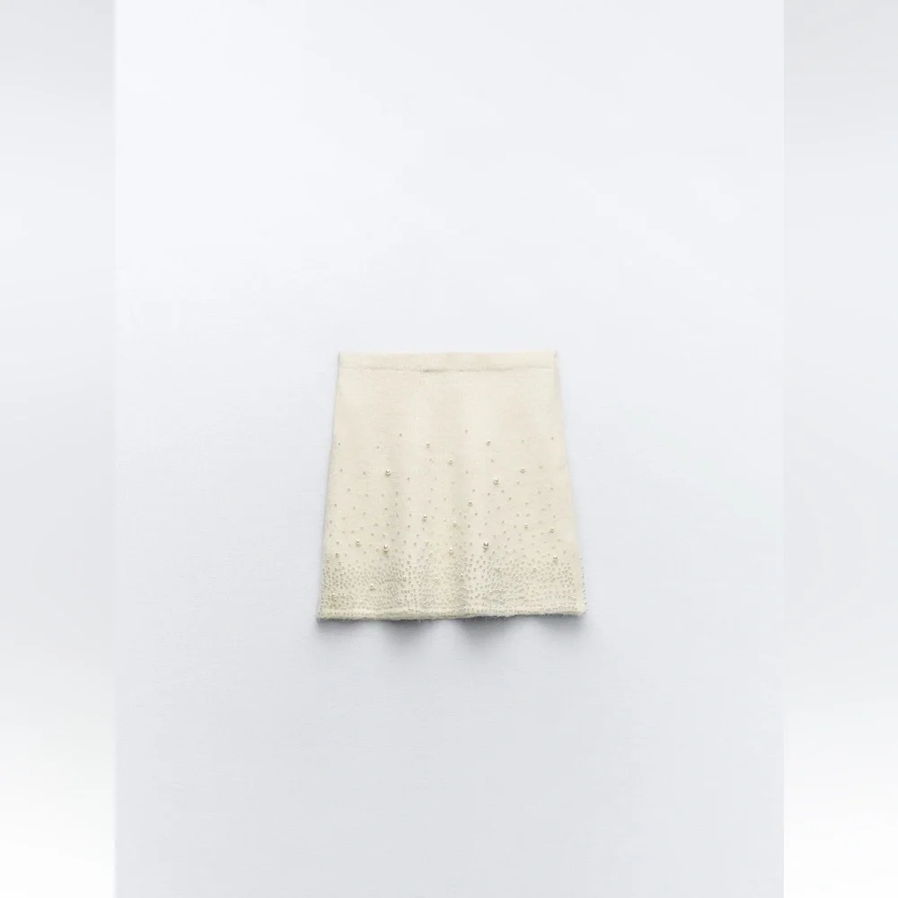 PEARL KNIT MINI SKIRT - Picture 6 of 9
